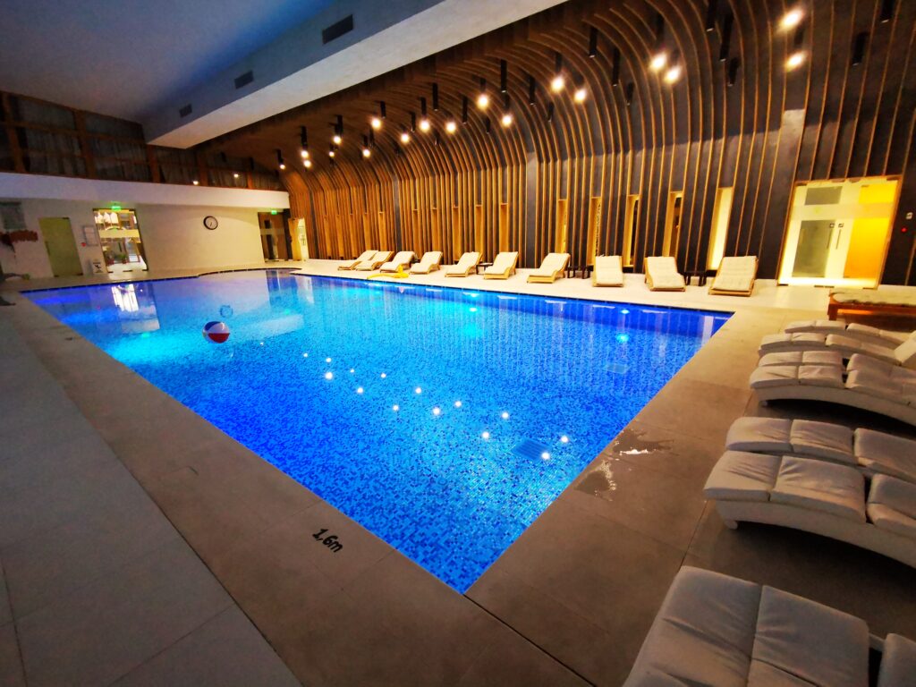 piscina forest retreat spa